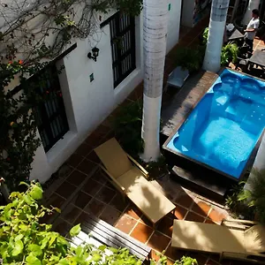 Aroha Villana Hostal